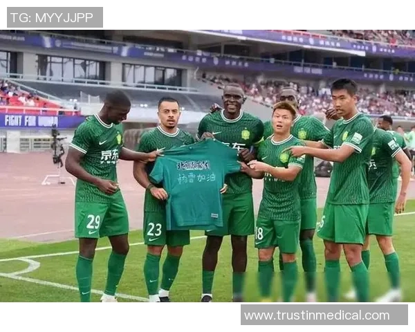 35岁足球明星意外离世引发全球哀悼球迷与同行纷纷致敬 35岁足球明星意外离世引发全球哀悼球迷与同行纷纷致敬